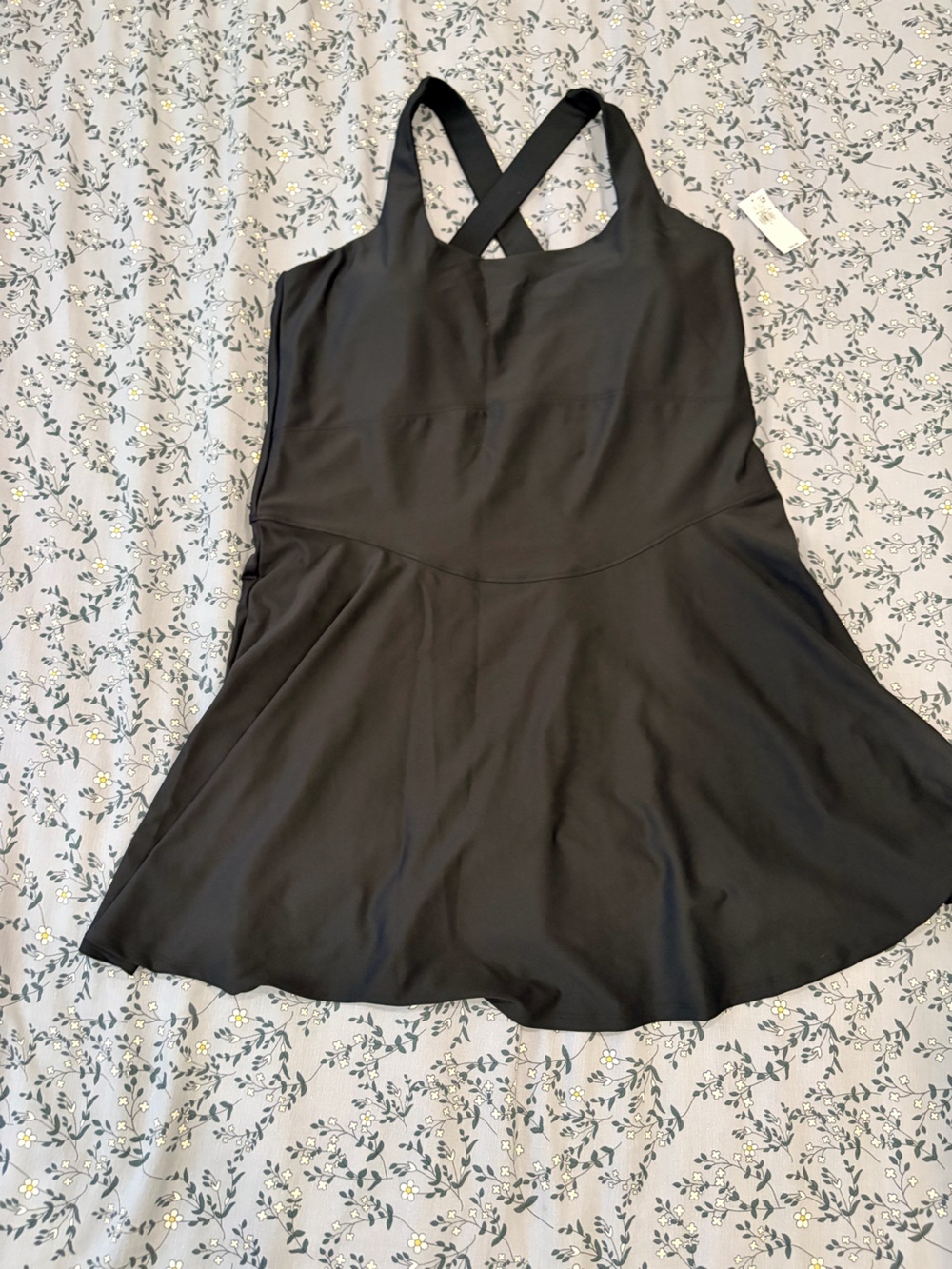 Old Navy Black Crossback Athletic Dress Skirted with Shorts (pocket)